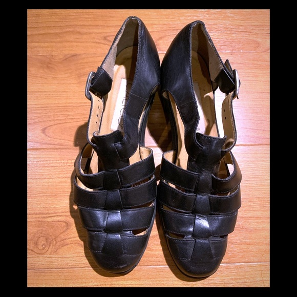 black fisherman sandals womens